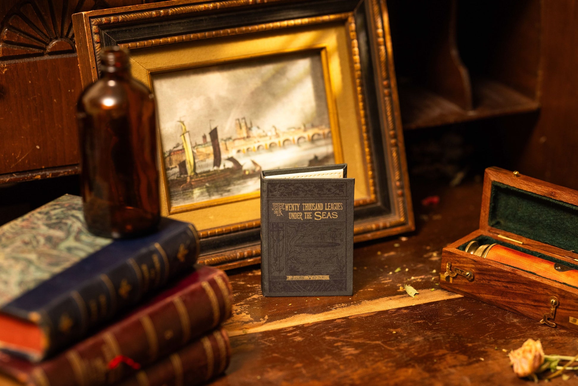 Twenty Thousand Leagues Under the Seas by Jules Verne 1870  Book Wallet - Novelbookstore.co