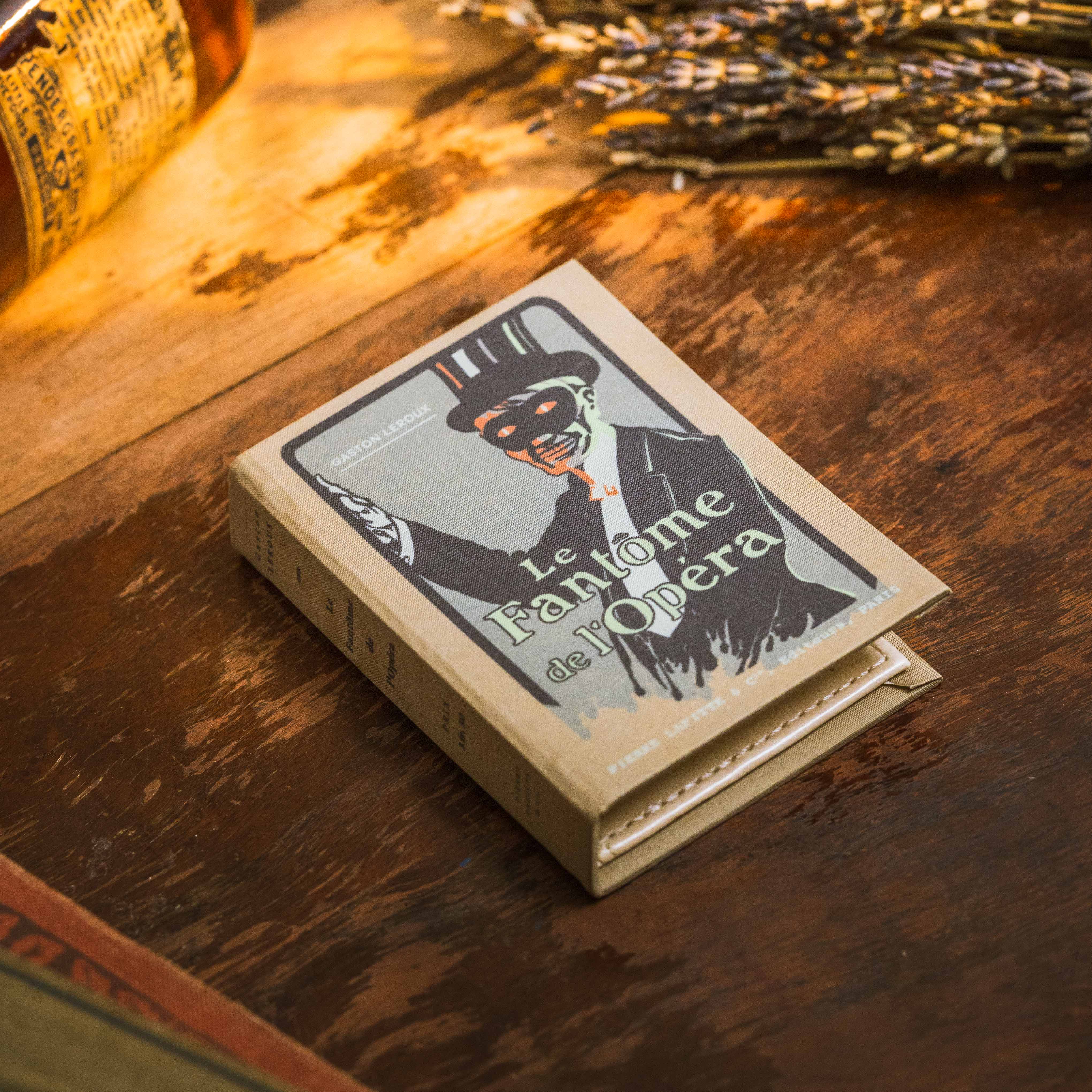Image of Le Fantôme de l'Opéra by Gaston Leroux 1910 (Phantom of the Opera) Book Wallet - Novelbookstore.co