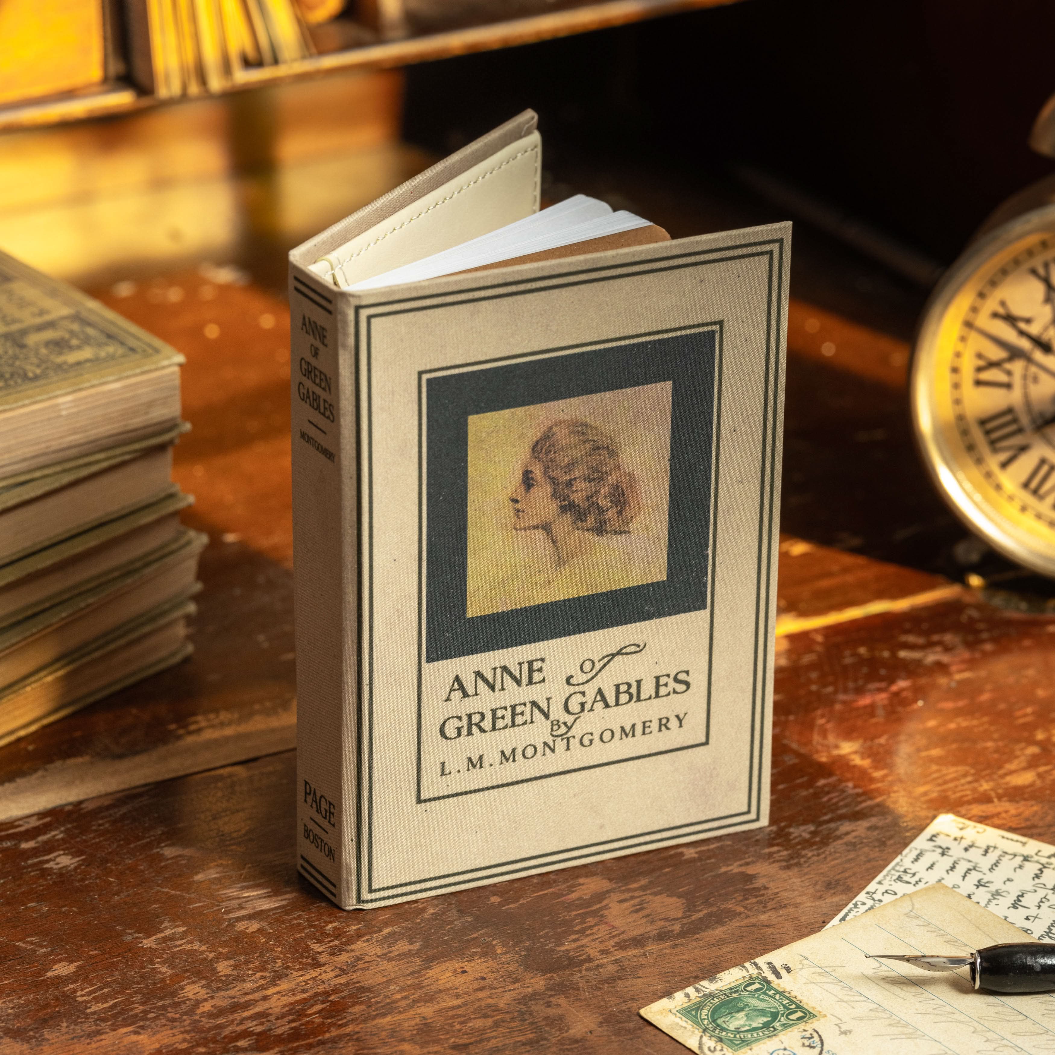 Image of 'Anne of Green Gables' by Lucy Maud Montgomery 1908 Passport/Notebook Wallet - Novelbookstore.co