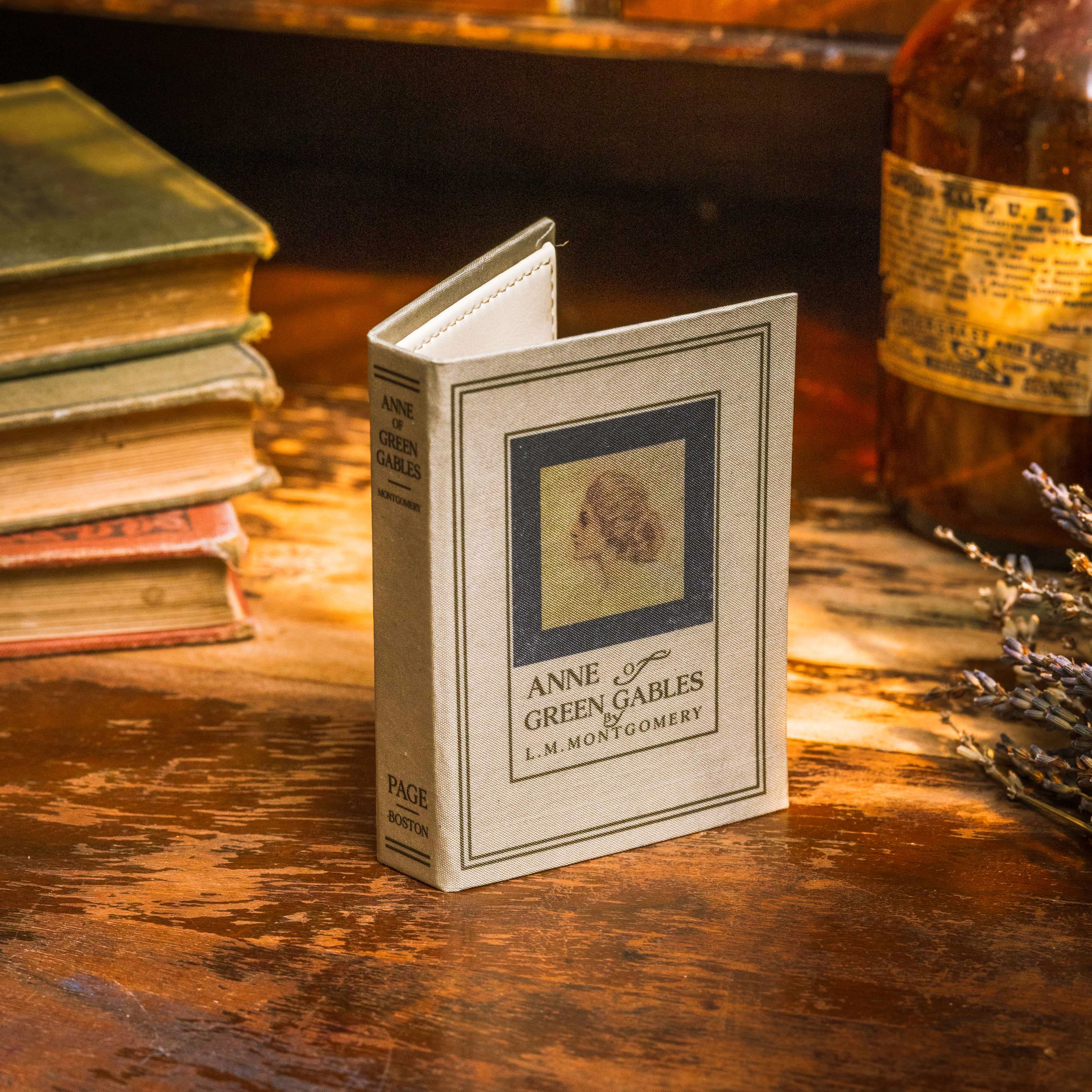 Image of Anne of Green Gables by Lucy Maud Montgomery 1908 Book Wallet - Novelbookstore.co