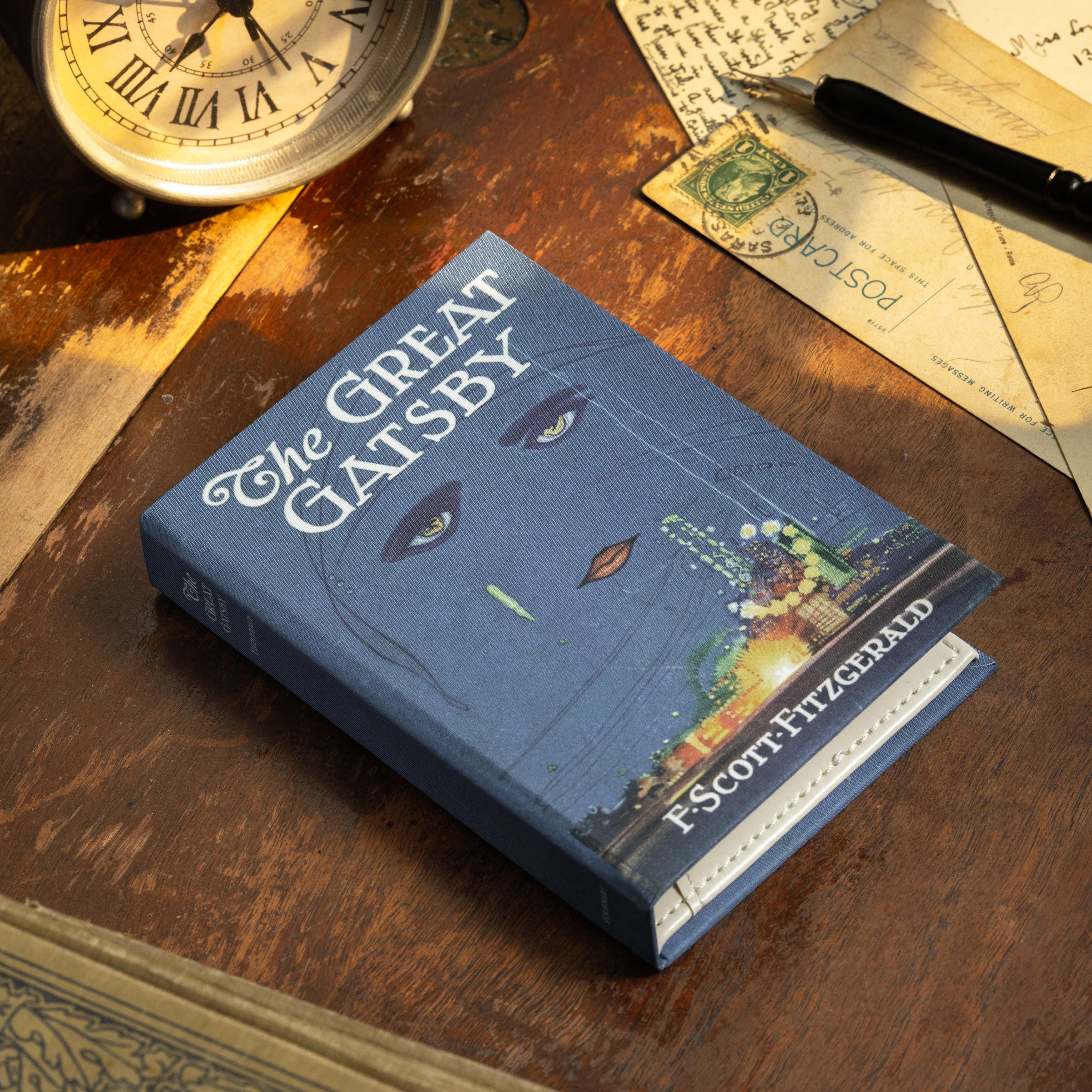 Image of 'The Great Gatsby' by F. Scott Fitzgerald 1925 Passport/Notebook Wallet - Novelbookstore.co