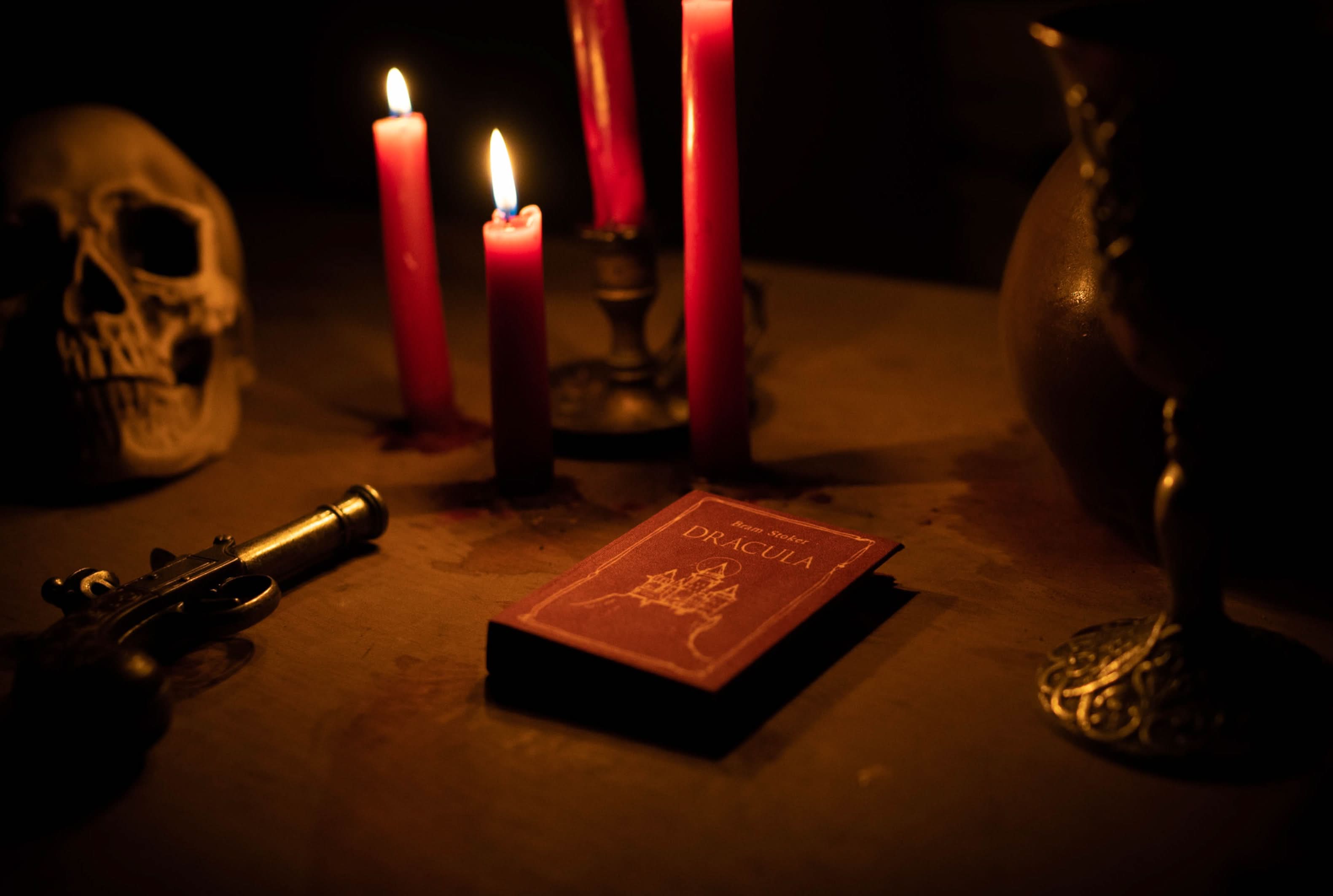 Image of Dracula by Bram Stoker 1897 Book Wallet - Novelbookstore.co